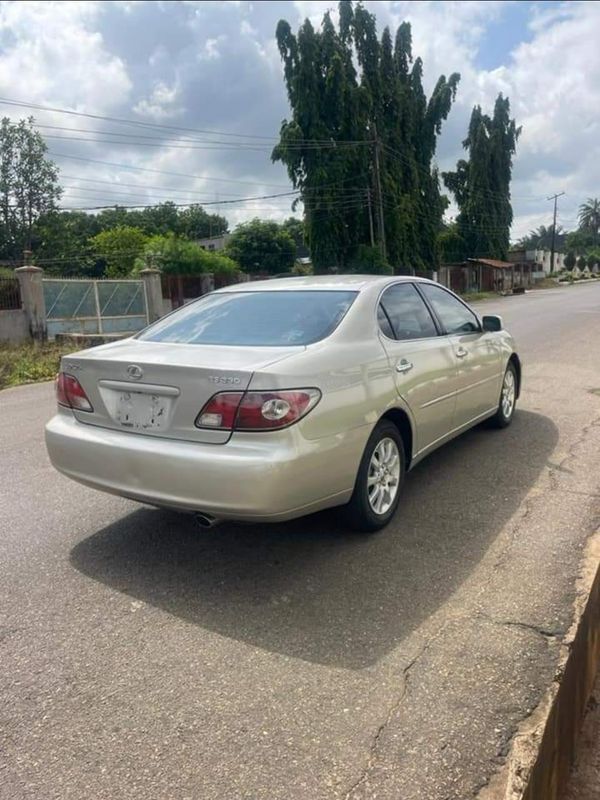 Thumbnail 9 of 2004 Lexus ES
